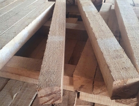Mẫu giường ngủ bằng gỗ cao su tự nhiên